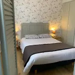 Ξενοδοχείο Et Restaurant Traditionnel L' Escalandes 2*