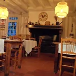Hotel Et Restaurant Traditionnel L' Escalandes 2*