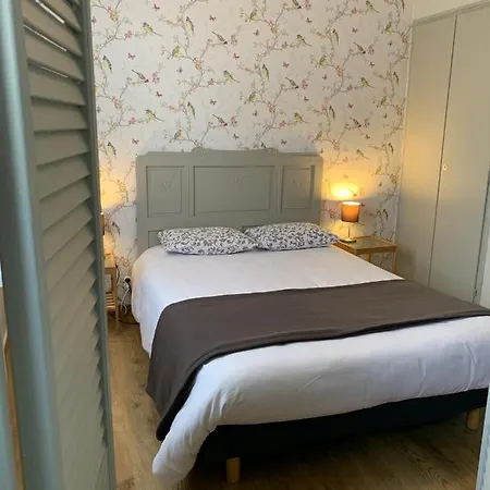 Hotel Et Restaurant Traditionnel L' Escalandes 2*