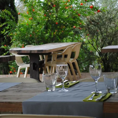 Hotel Et Restaurant Traditionnel L' Escalandes