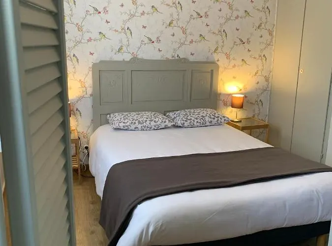 Otel Et Restaurant Traditionnel L' Escalandes 2*