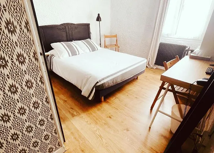 Et Restaurant Traditionnel L' Escalandes Otel Lesperon (Landes)