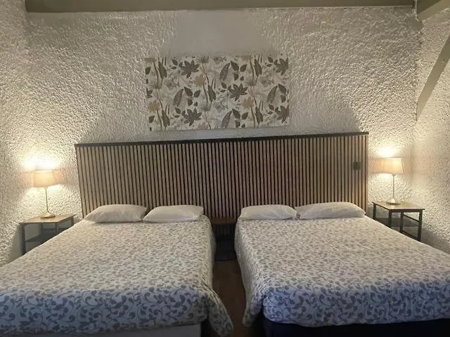 Otel Et Restaurant Traditionnel L' Escalandes Lesperon (Landes)